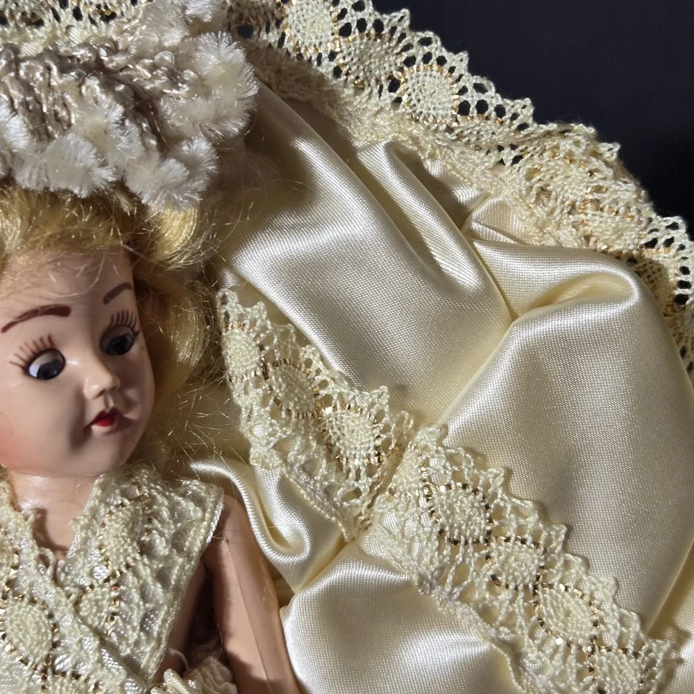 VTG OOAK Bride Doll Wall Decor Lid Eyes Open‎ & Shut Jointed Arms Handmade RARE